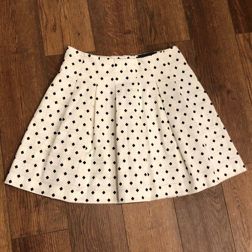 SOLD Banana Republic White and Black Diamond Skirt